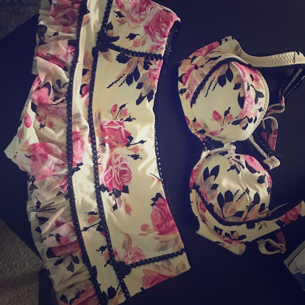 Betsy Johnson Swimsuit M